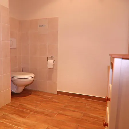 Spacious In Apartment *